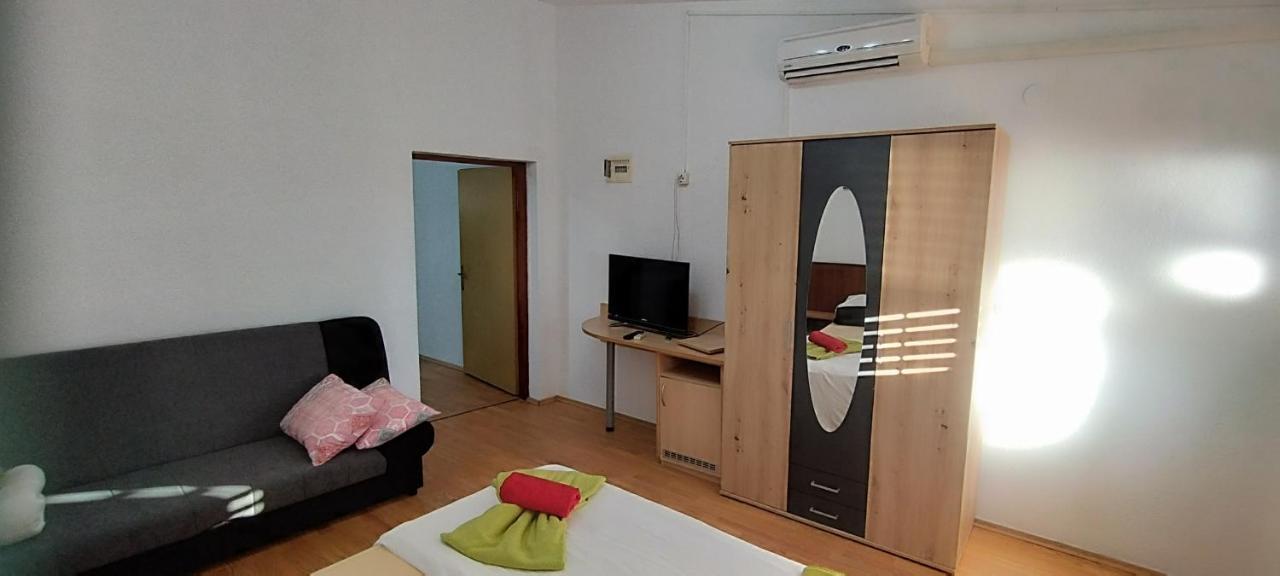 Apartments Andela Stari Grad Kültér fotó